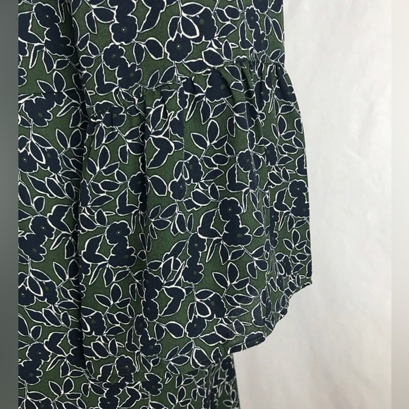 *NWT* Banana Republic Factory / Green and Navy Floral Bell Sleeve Dress / 10 - Picture 8 of 11